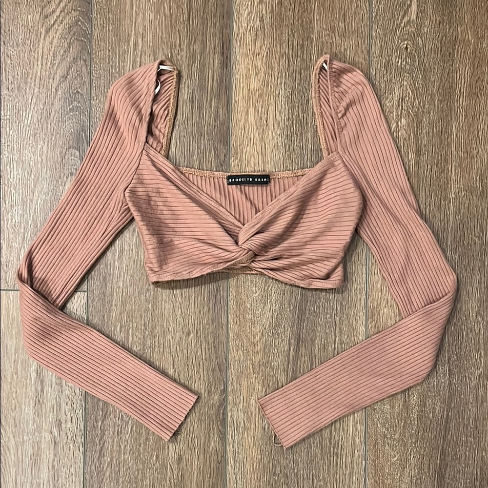 BROOKLYN KARMA Knot-Front Ribbed Long Sleeve Bra Top